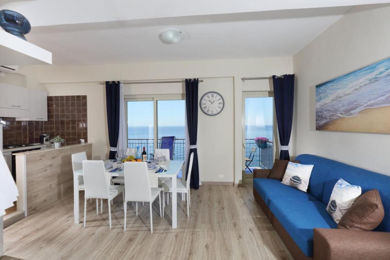 Appartement Il Cavalluccio Marino à Santa Teresa Di Riva Extérieur photo